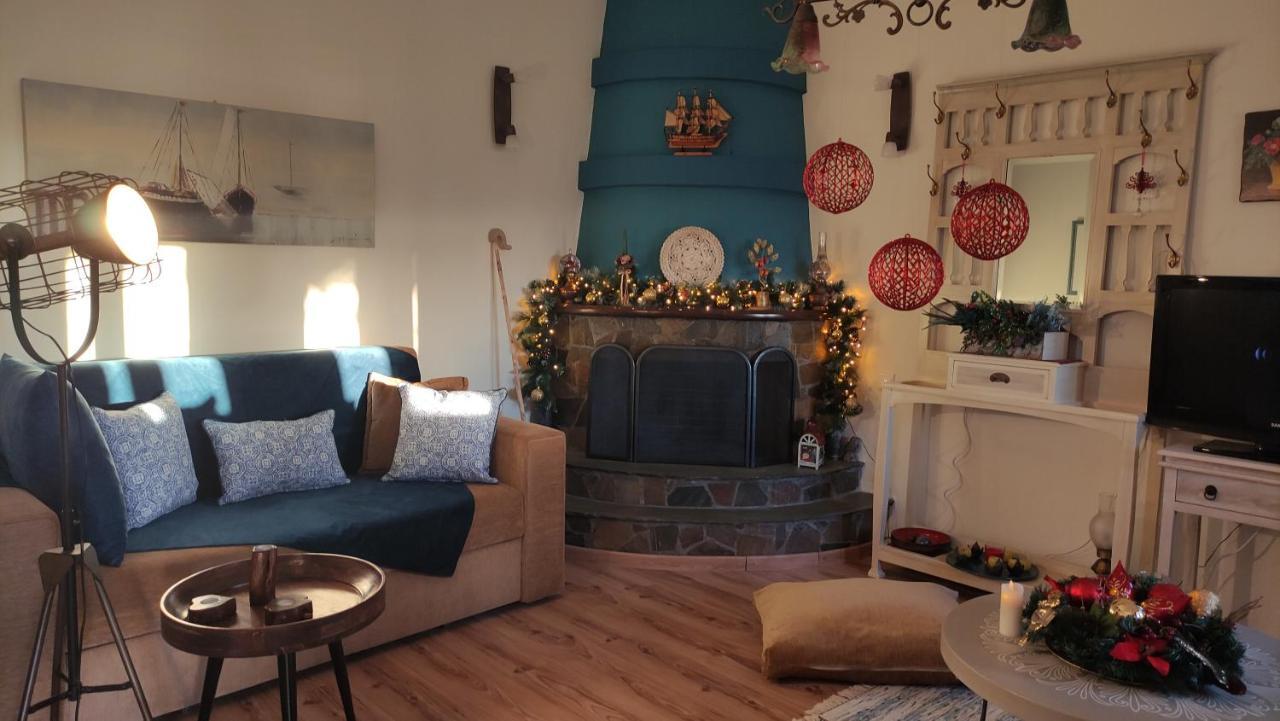 Hébergement de vacances Mesonisi με υπέροχη θέα στον παγασητικό!!