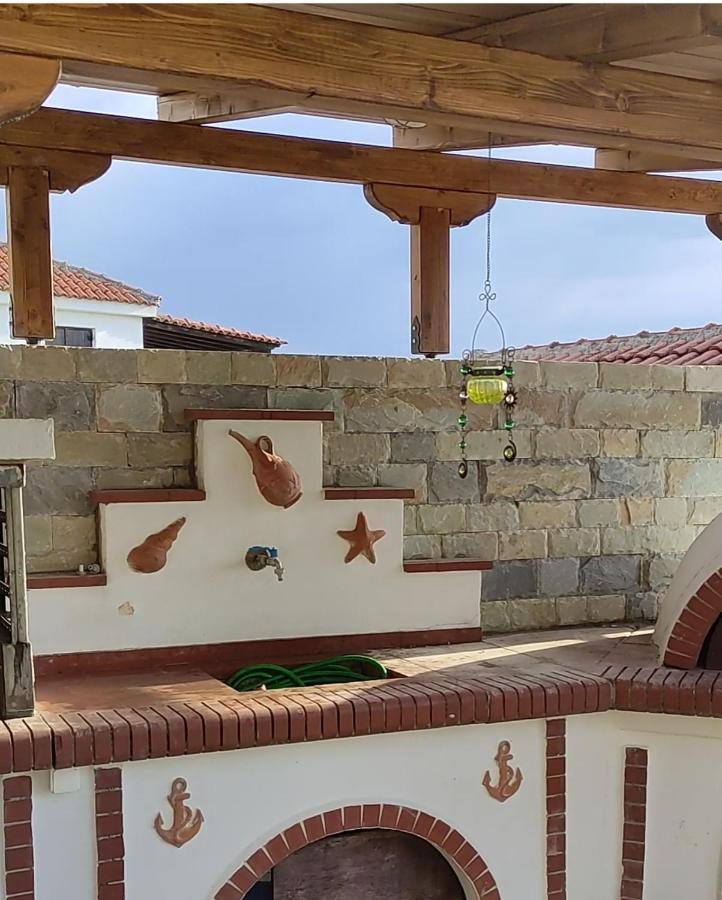 Ferienhaus Mesonisi με υπέροχη θέα στον παγασητικό!!