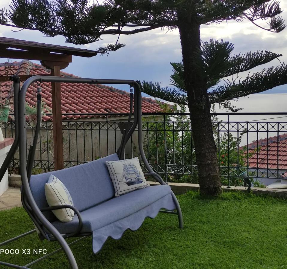 Hébergement de vacances Mesonisi με υπέροχη θέα στον παγασητικό!!