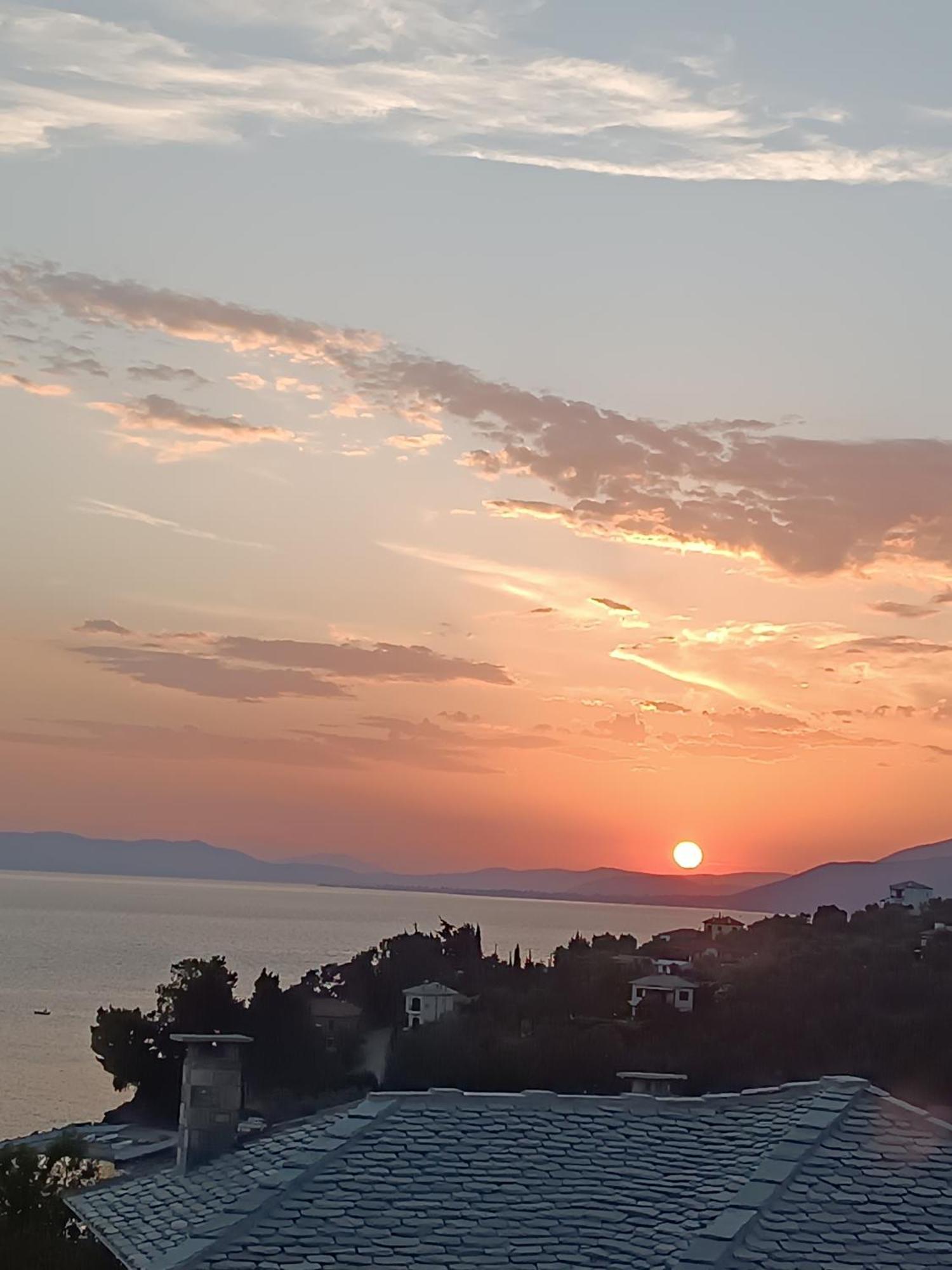 Mesonisi με υπέροχη θέα στον παγασητικό!! Ferienhaus Áfissos