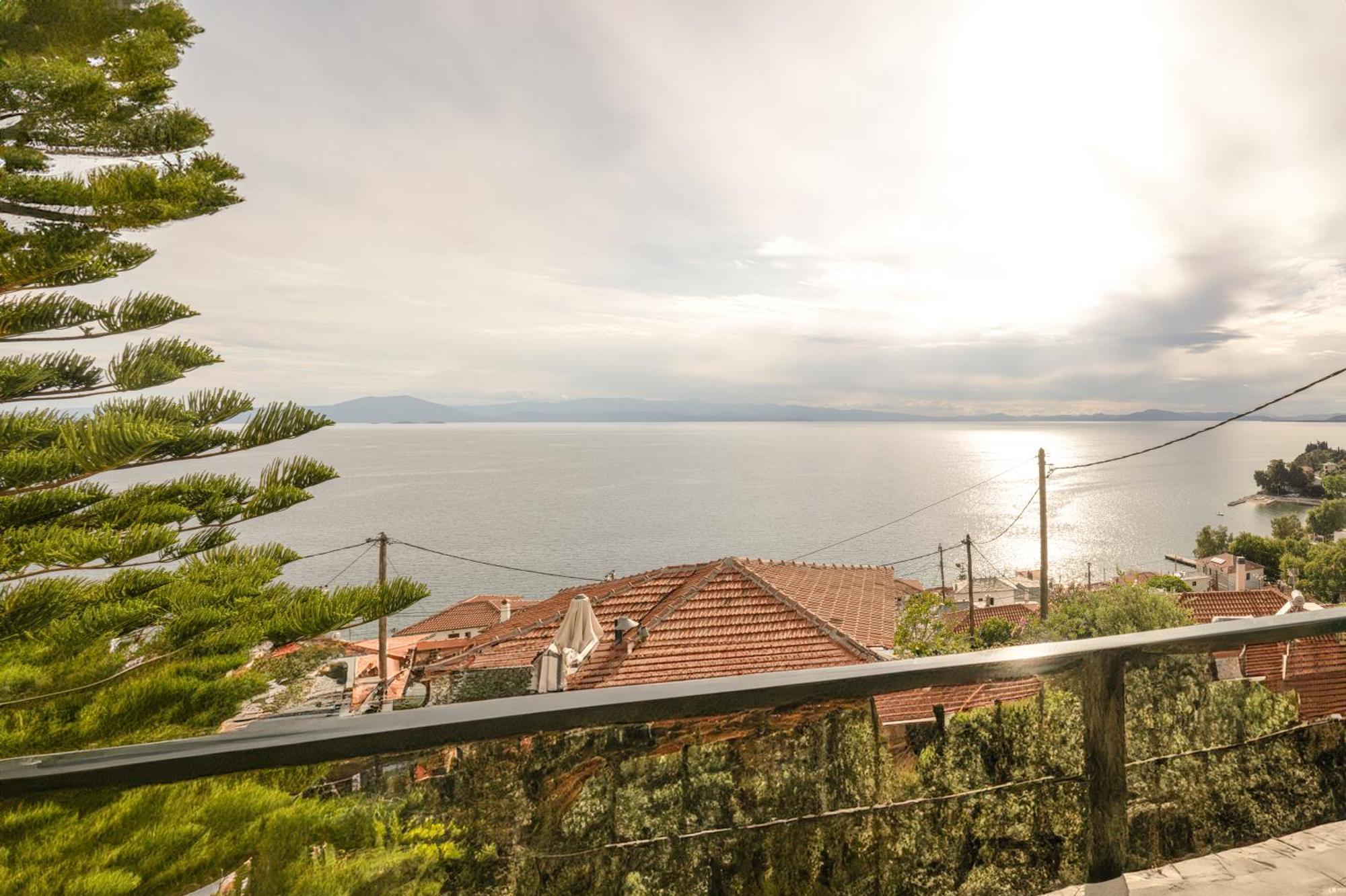Mesonisi με υπέροχη θέα στον παγασητικό!! Hébergement de vacances Áfissos