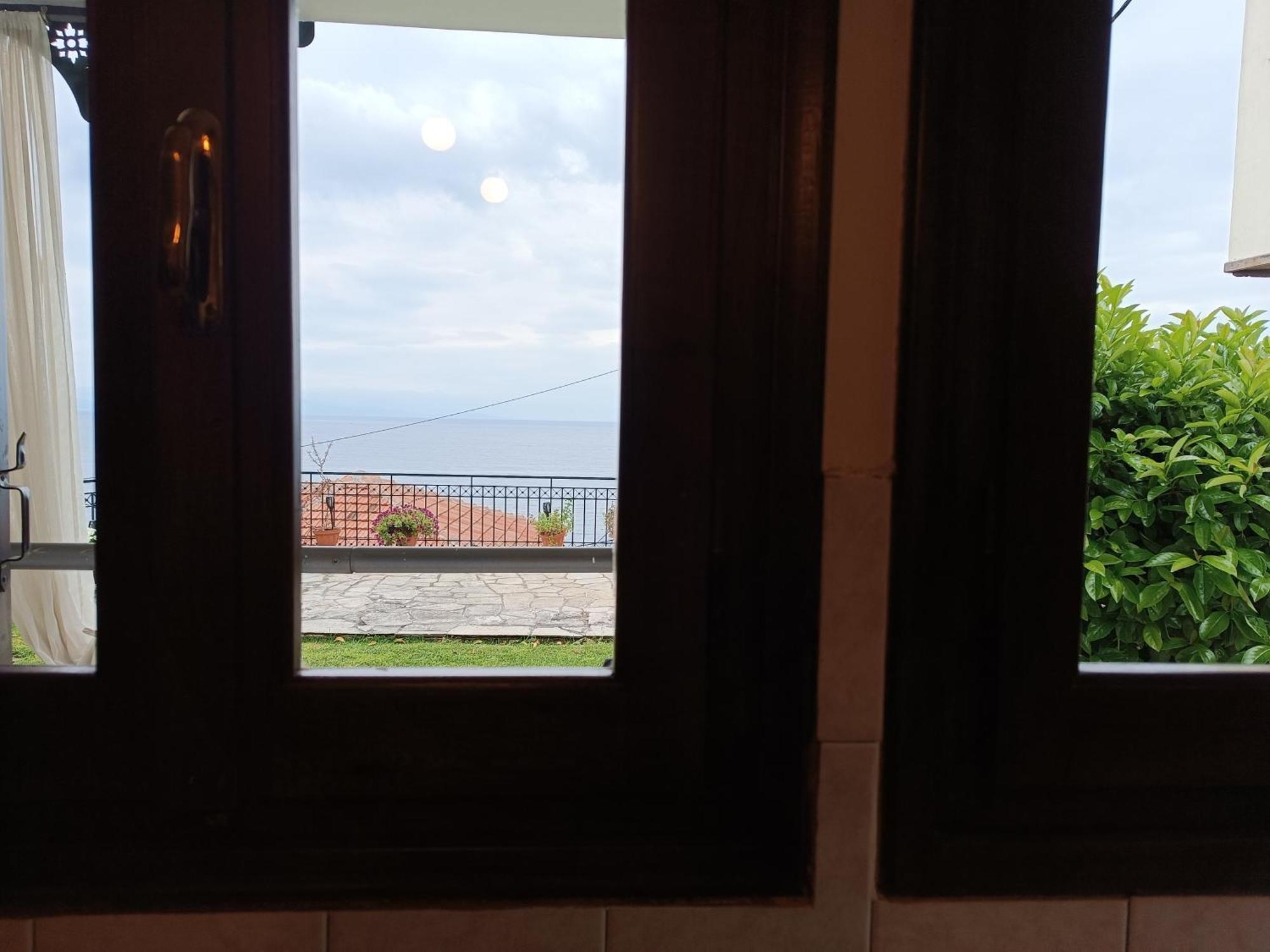Hébergement de vacances Mesonisi με υπέροχη θέα στον παγασητικό!!
