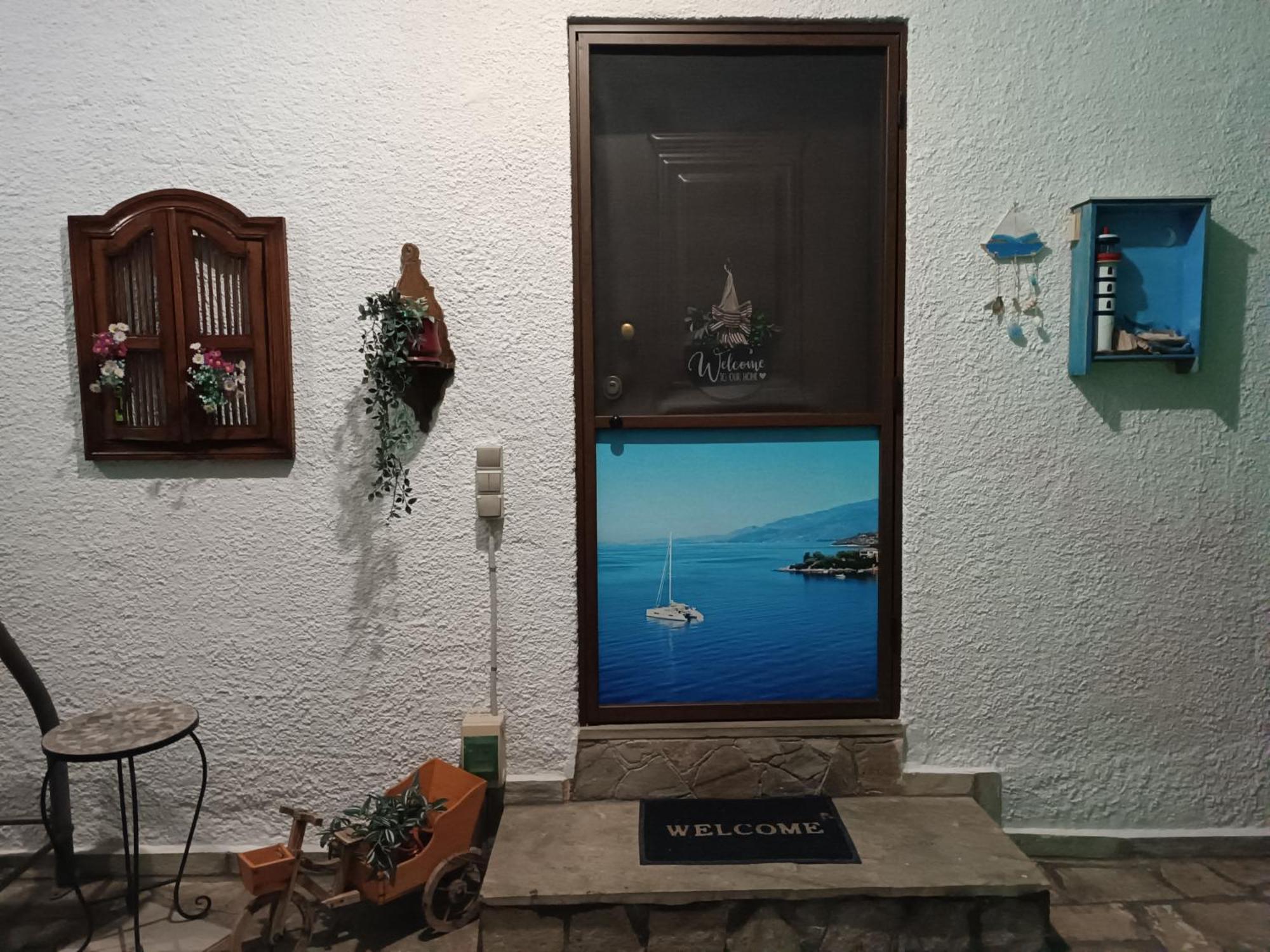 Mesonisi με υπέροχη θέα στον παγασητικό!! Hébergement de vacances *